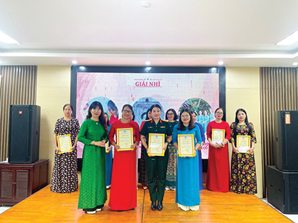 Hội LHPN huyện Cồn Cỏ đoạt giải Nhì tại cuộc thi Duyên dáng áo dài phụ nữ Quảng Trị, năm 2023