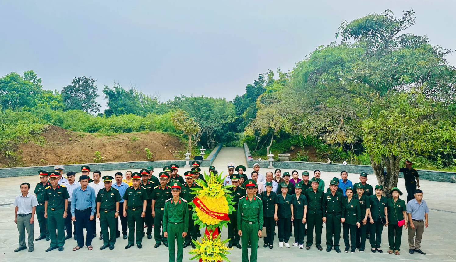 Lễ dâng hương, Lễ viếng Nghĩa trang Liệt sĩ tỉnh nhân dịp kỷ niệm 50 năm Giải phóng miền Nam, thống...