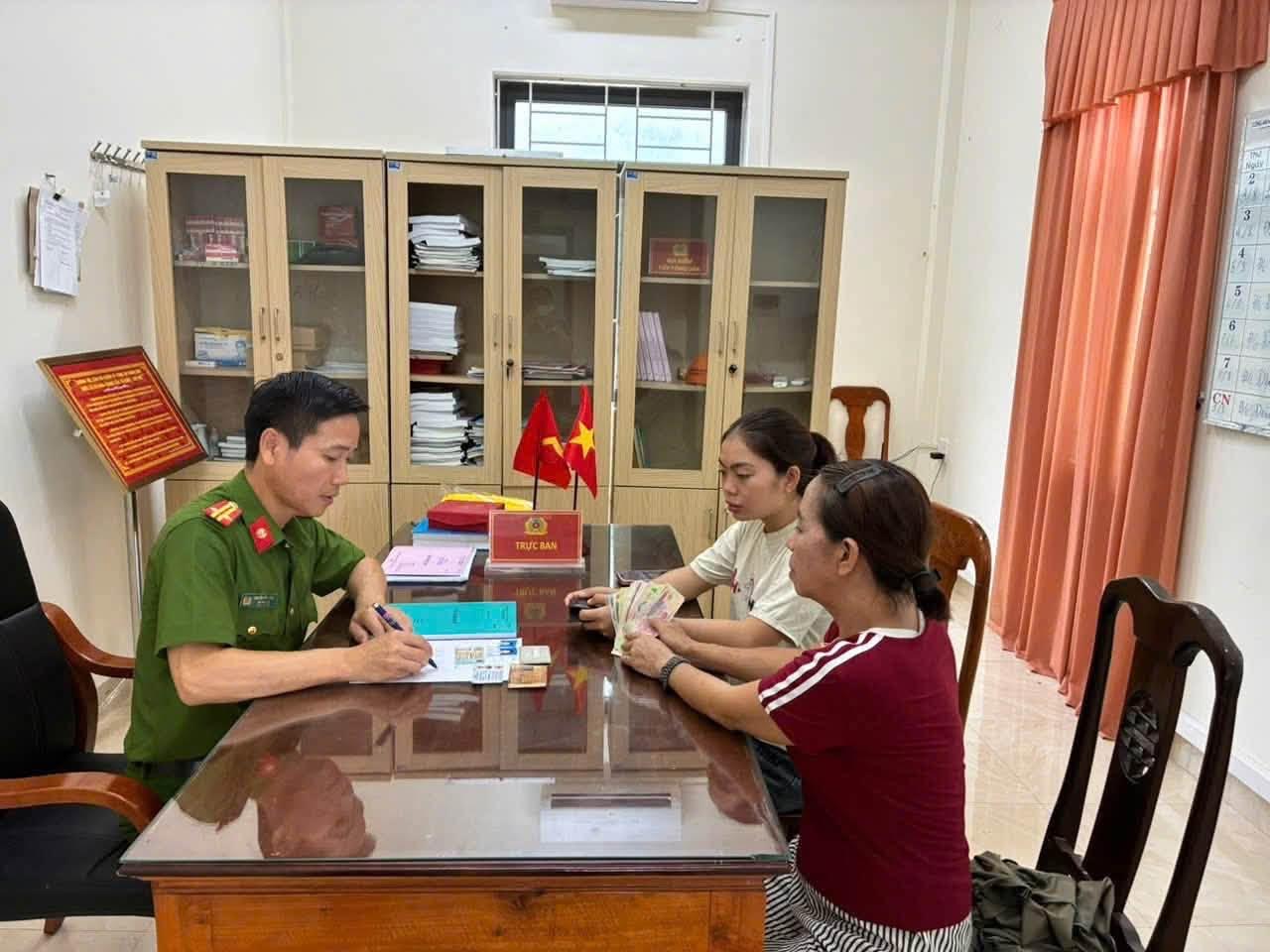 Nhặt được của rơi, trả lại cho người đánh mất
