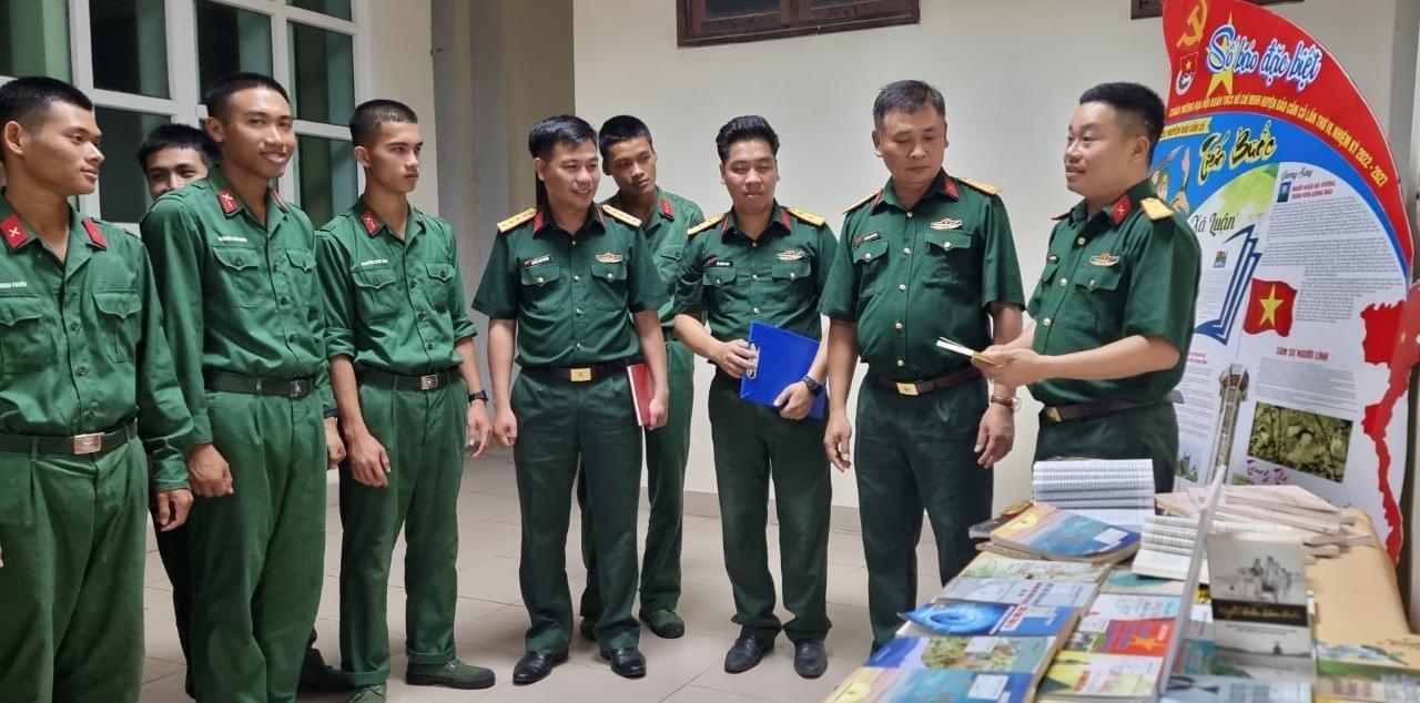 Đoàn cơ sở Quân sự huyện đảo Cồn Cỏ hưởng ứng Ngày sách và Văn hóa đọc Việt Nam năm 2023
